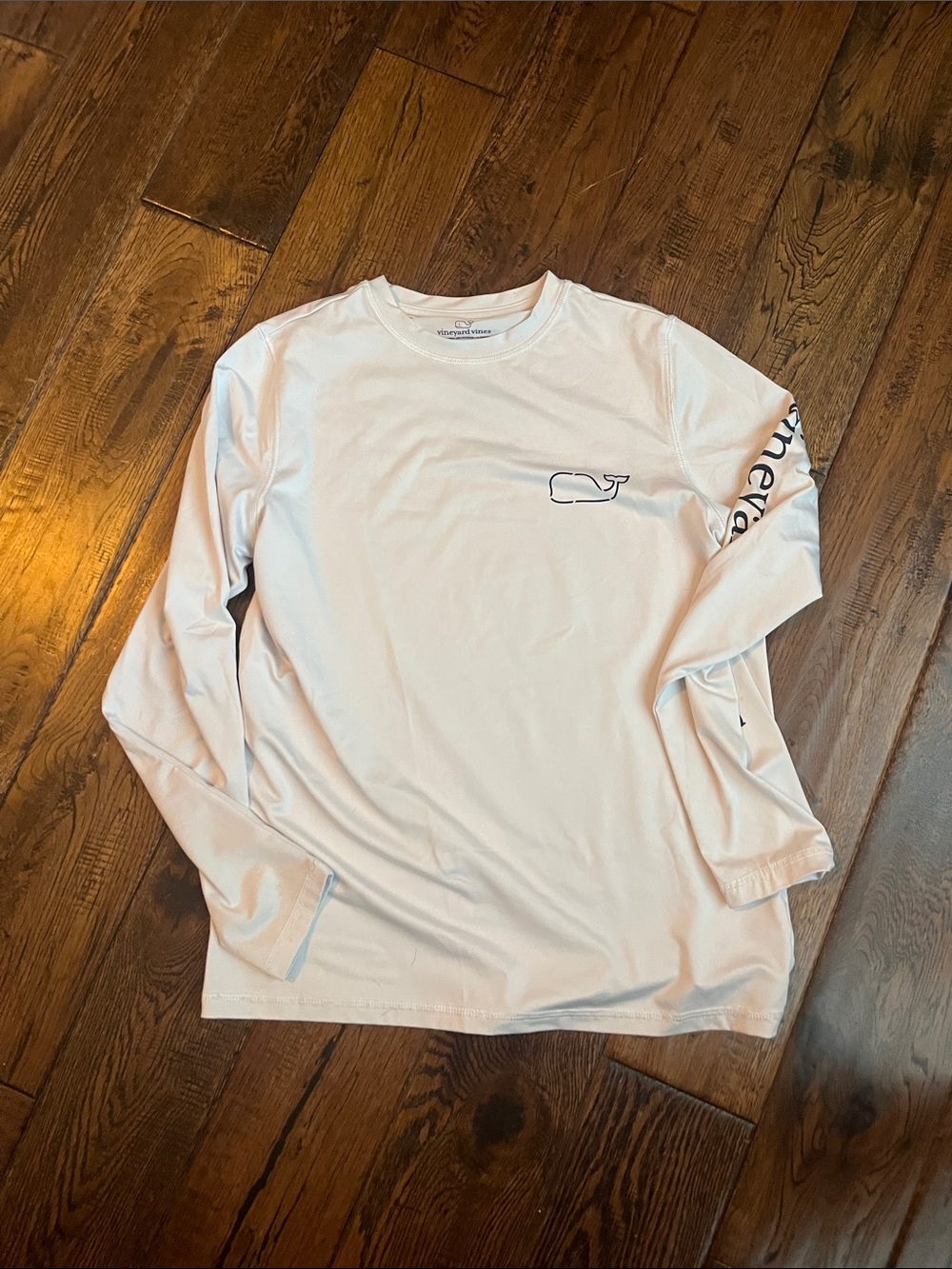 Vineyard Vines Men's Long-Sleeve Tee in White with Navy Whale Logo